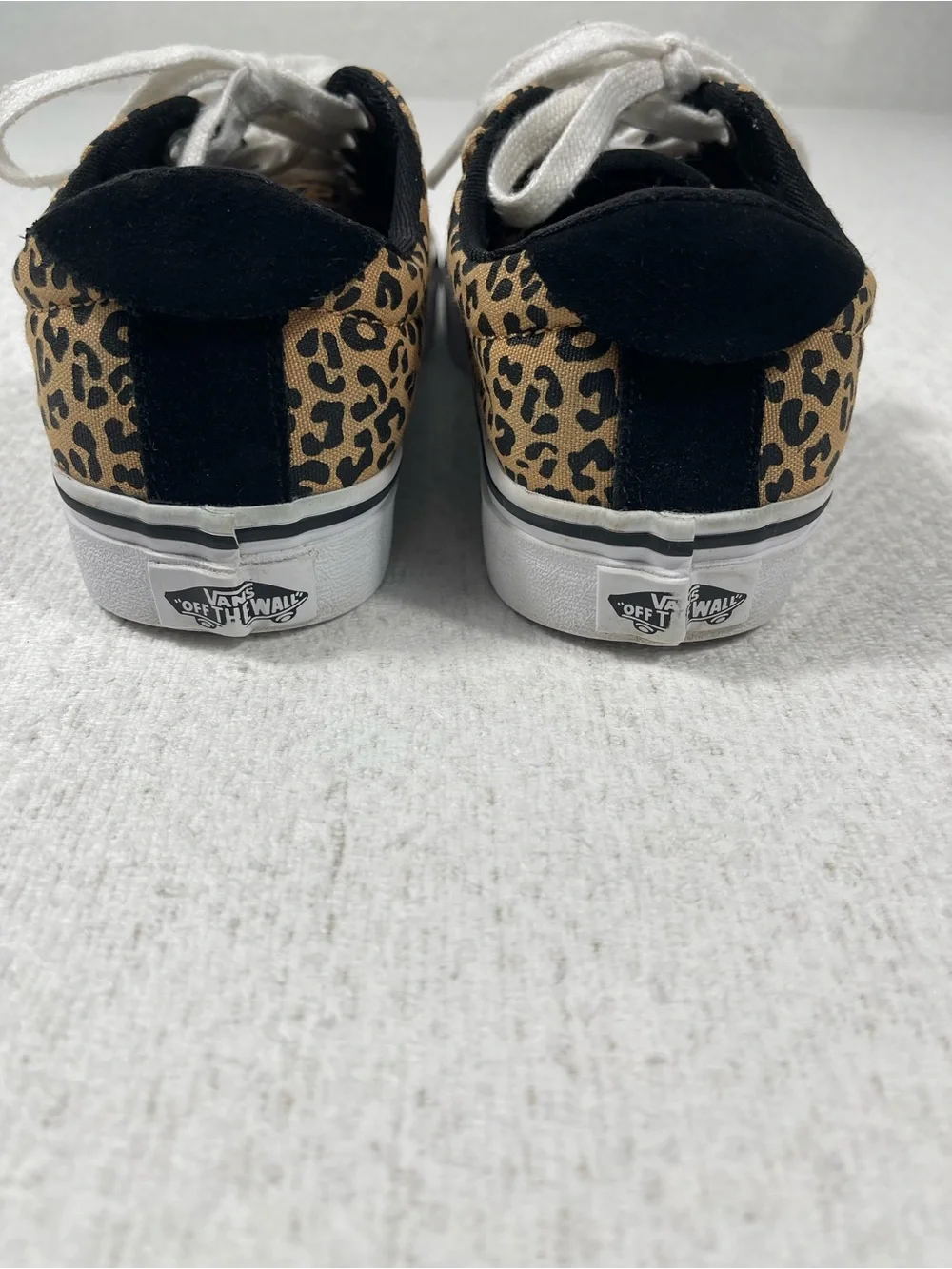 Vans Women's Leopard Print Lace Up Casual Sneakers Size 6, Black /Tan. SKU#0403